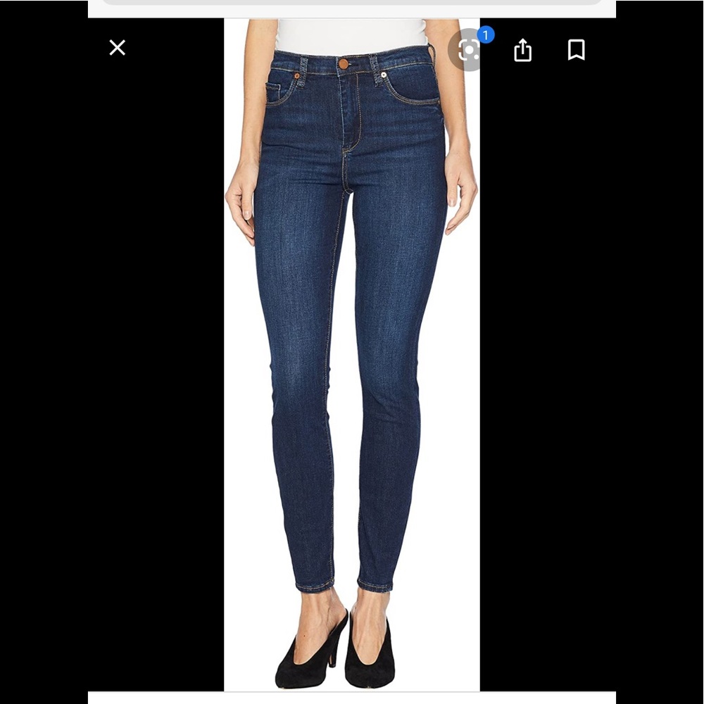 Level 99 Skinny jeans RN#99299/CA#32054/Cut#510878
